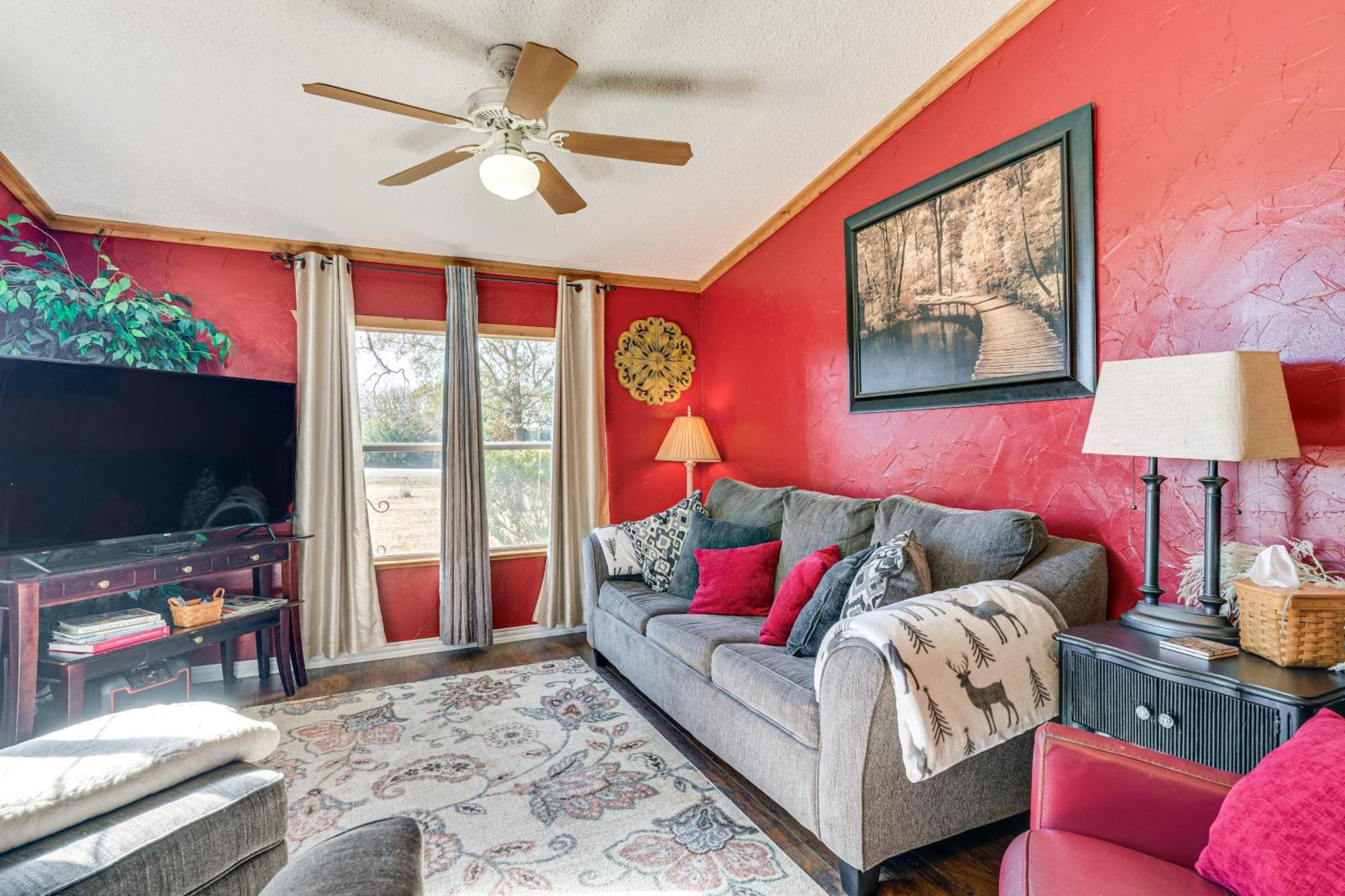 Villa College Station Getaway With Hot Tub And Courtyard! Exterior foto