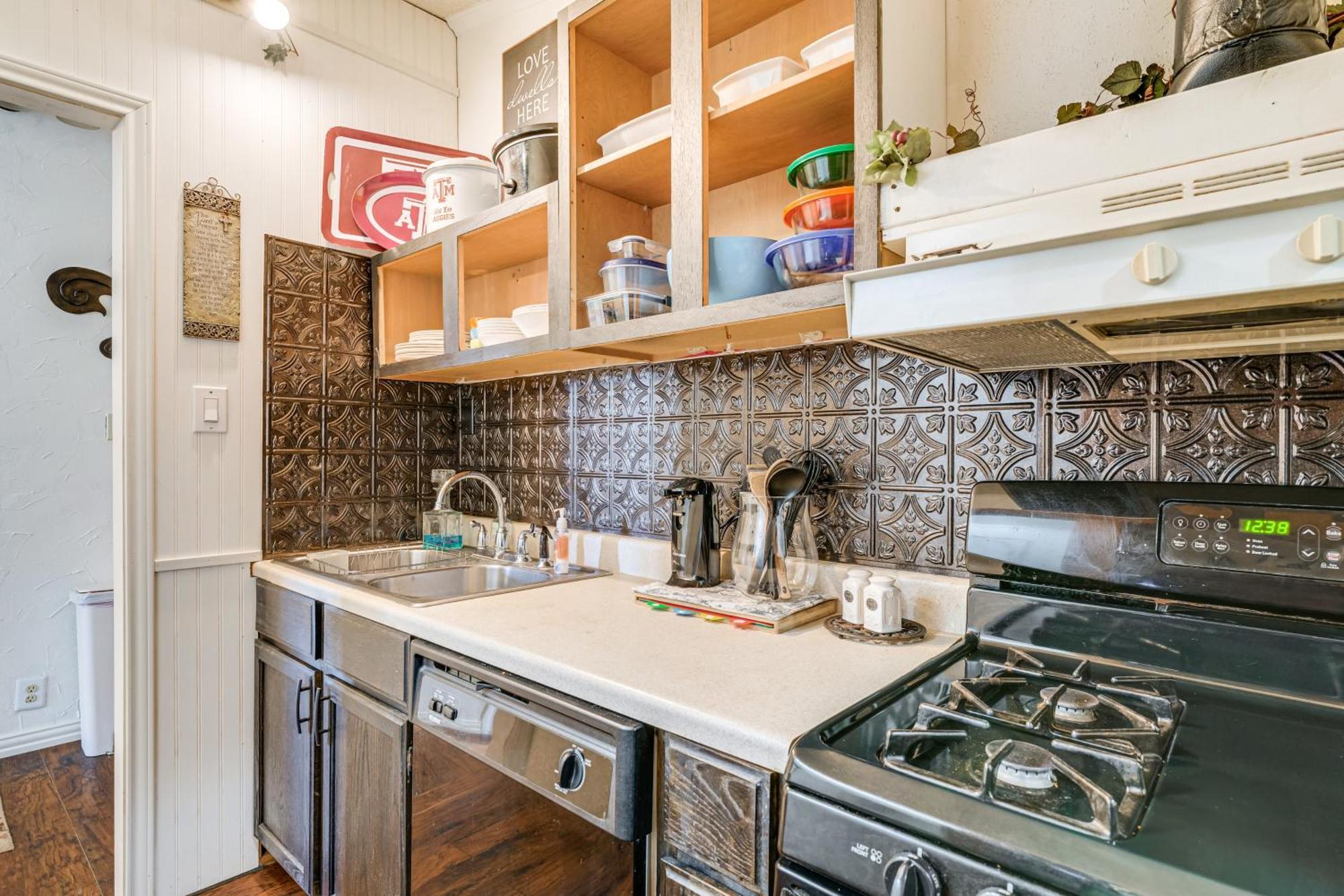 Villa College Station Getaway With Hot Tub And Courtyard! Exterior foto